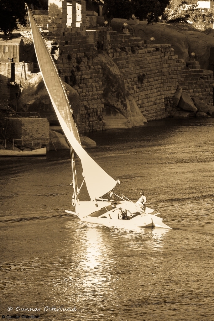 Med sådana här segelbåtar kan man färdas på Nilen.