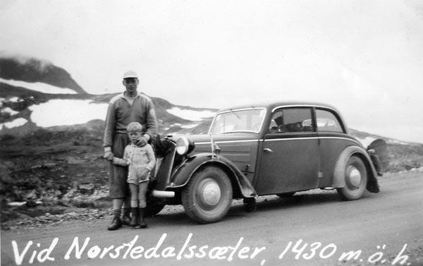 Jag och min pappa vid familjens DKW