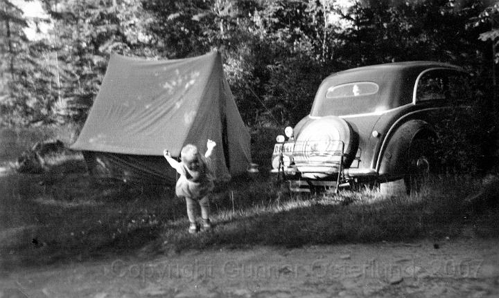 Här leker jag på campingplatsen i Norge