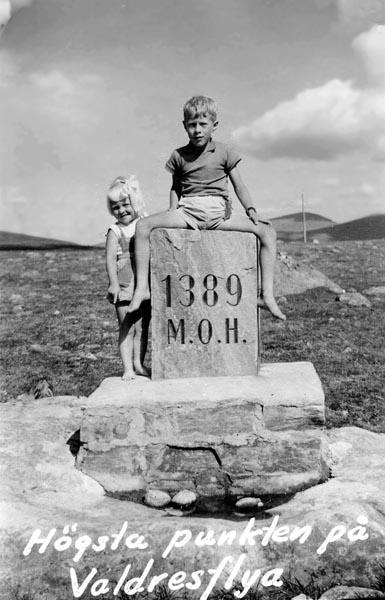 Jag och min syster på högsta punkten på Valdresflya.