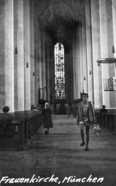 Inne i Frauenkirche i München.