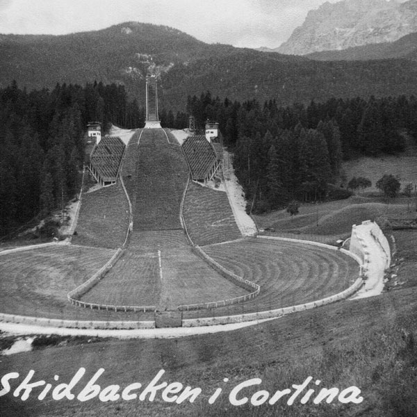 Olympiahoppbacken i Cortina i Italien.