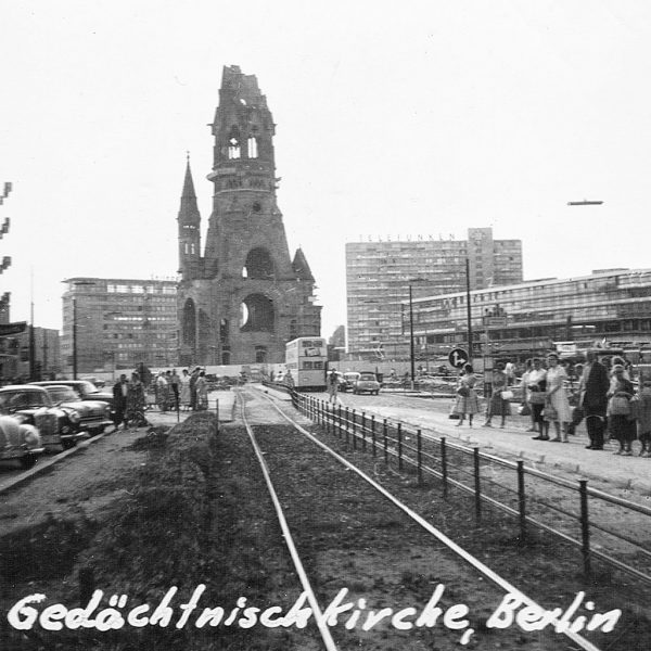 Gedächtnischkirche, Berlin. En ruin sedan krigets bombningar.