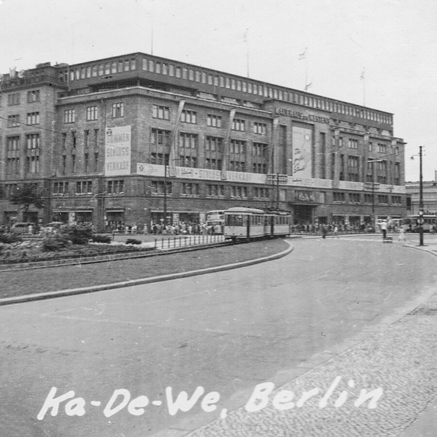 Ett stort varuhus i Väst-Berlin.