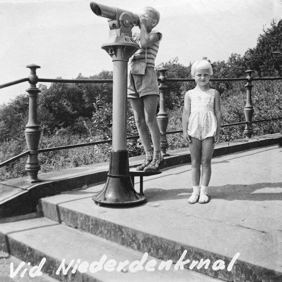 Kikaren testas vid Niederdenkmal